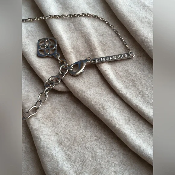 Kendra Scott Ari Heart Necklace Iridescent Pendant in Silver Toned Chain - Picture 5 of 5